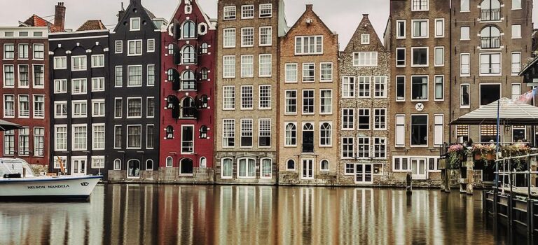 Het regelen van een uitvaart Amsterdam hoef je niet alleen te doen Het regelen van een uitvaart Amsterdam hoef je niet alleen te doen